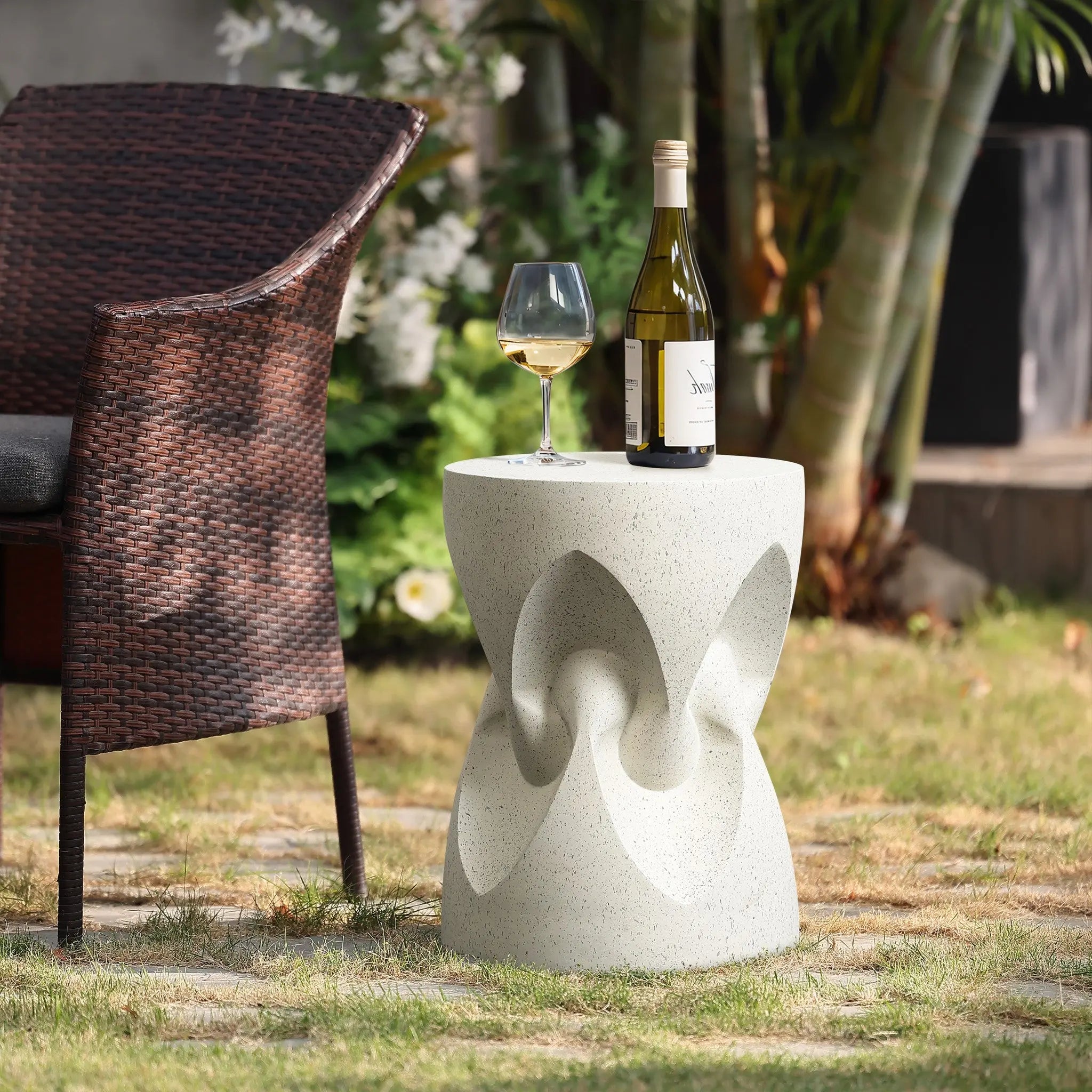 White speckled spade round cement side table - LuxenHome