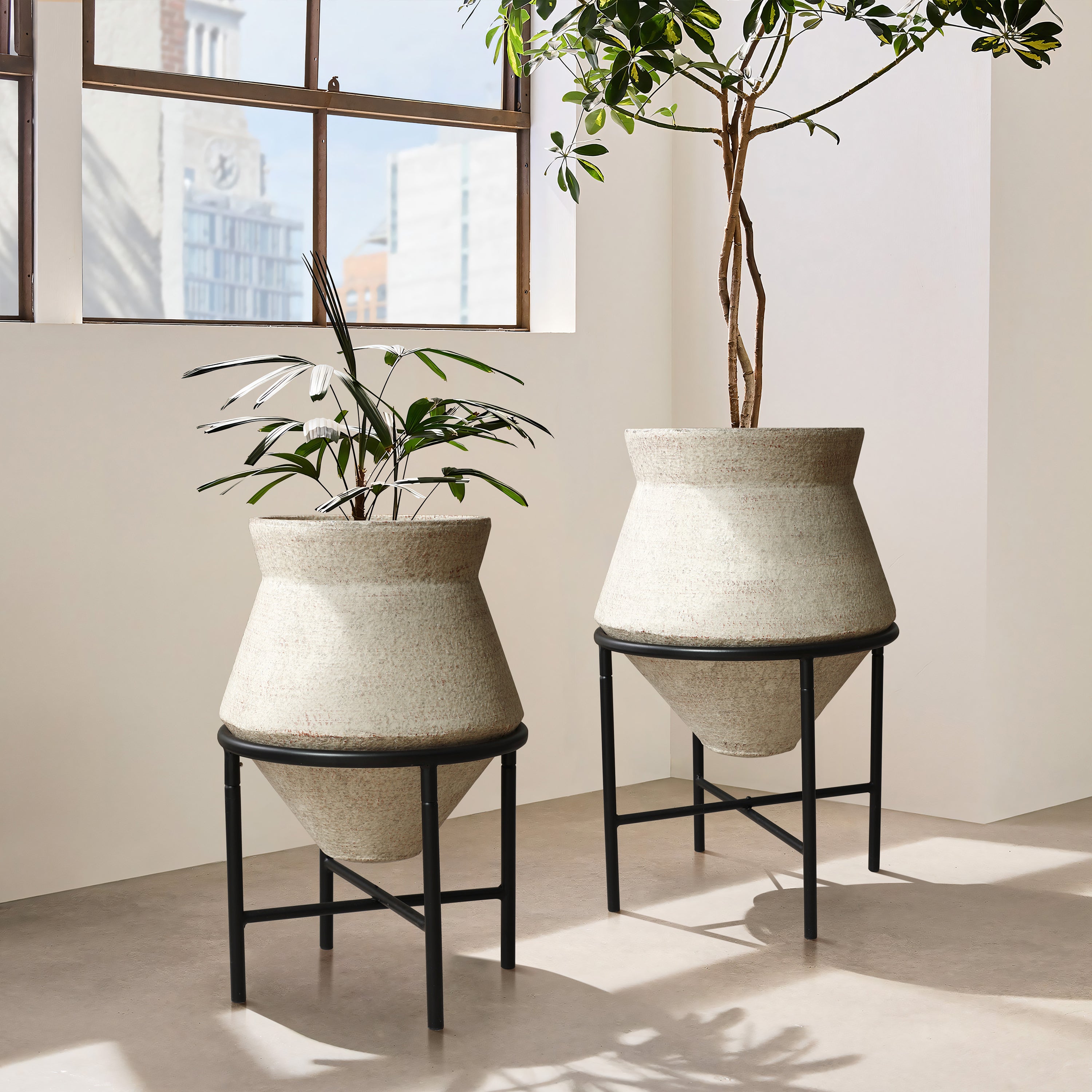 cache pot planter LuxenHome 2-Piece Beige Cachepot Planter Cauldron Set with Black Stands