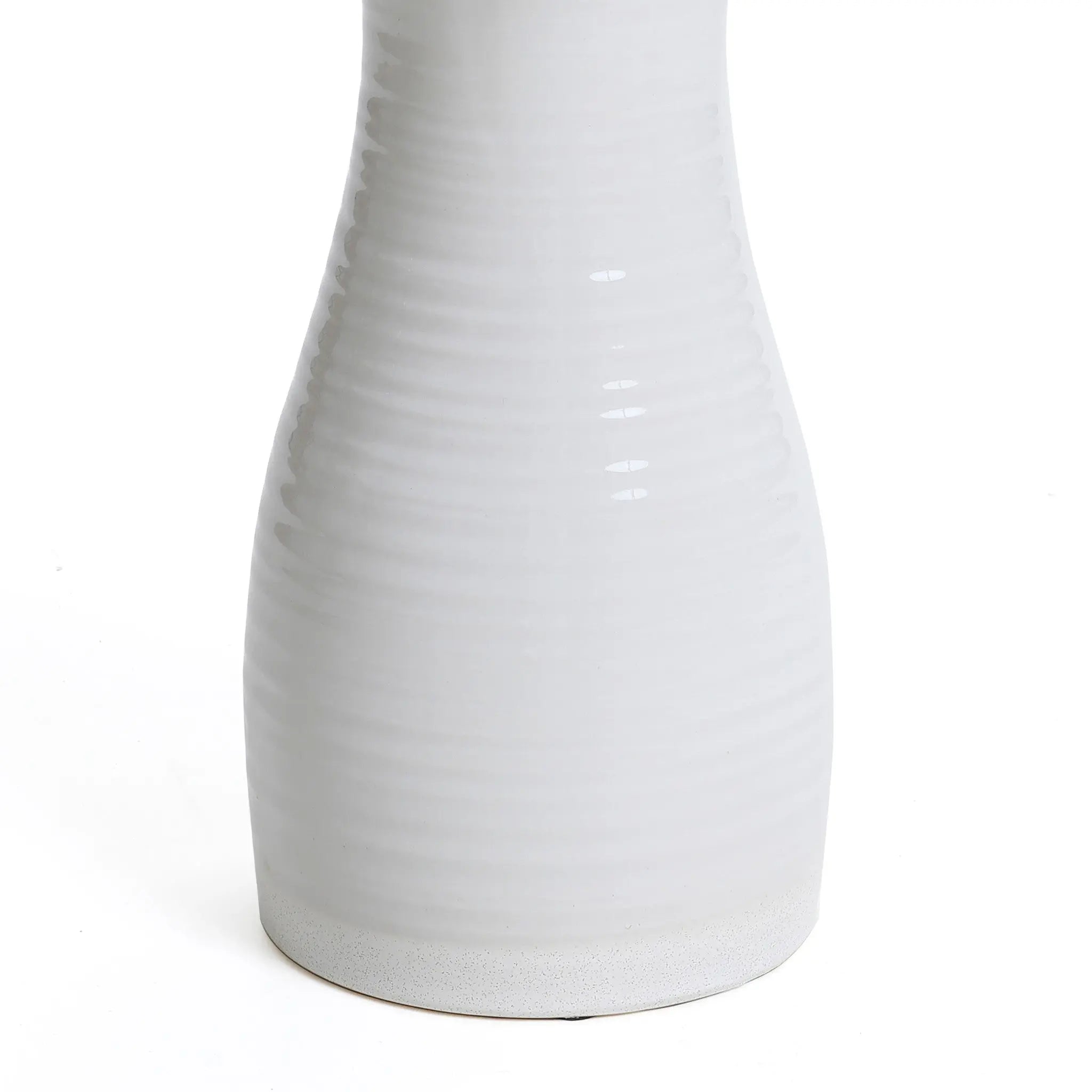 White ribbed ceramic bird bath - LuxenHome
