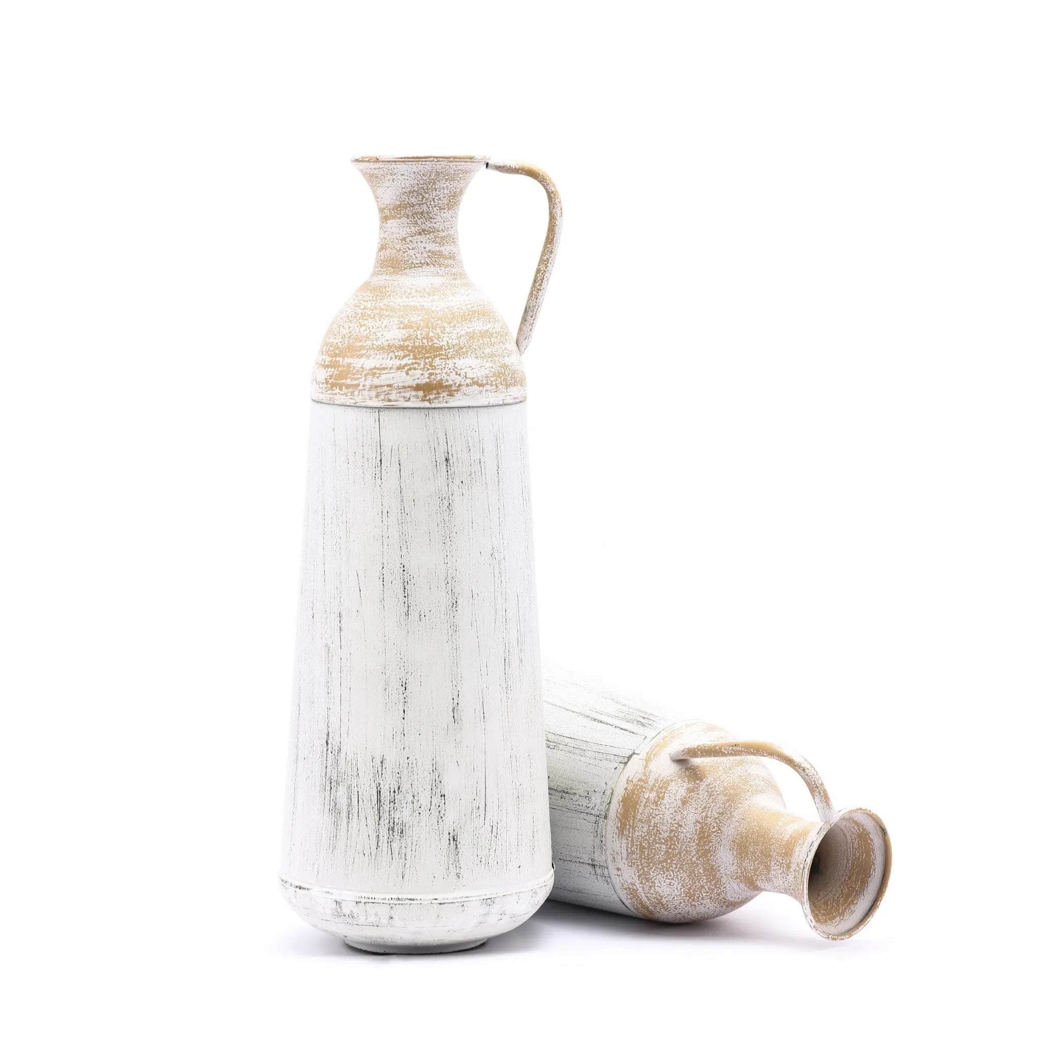 Rustic-Brown-and off-white-vase-perfect-for-any-entryway-provides-a-rustic-touch