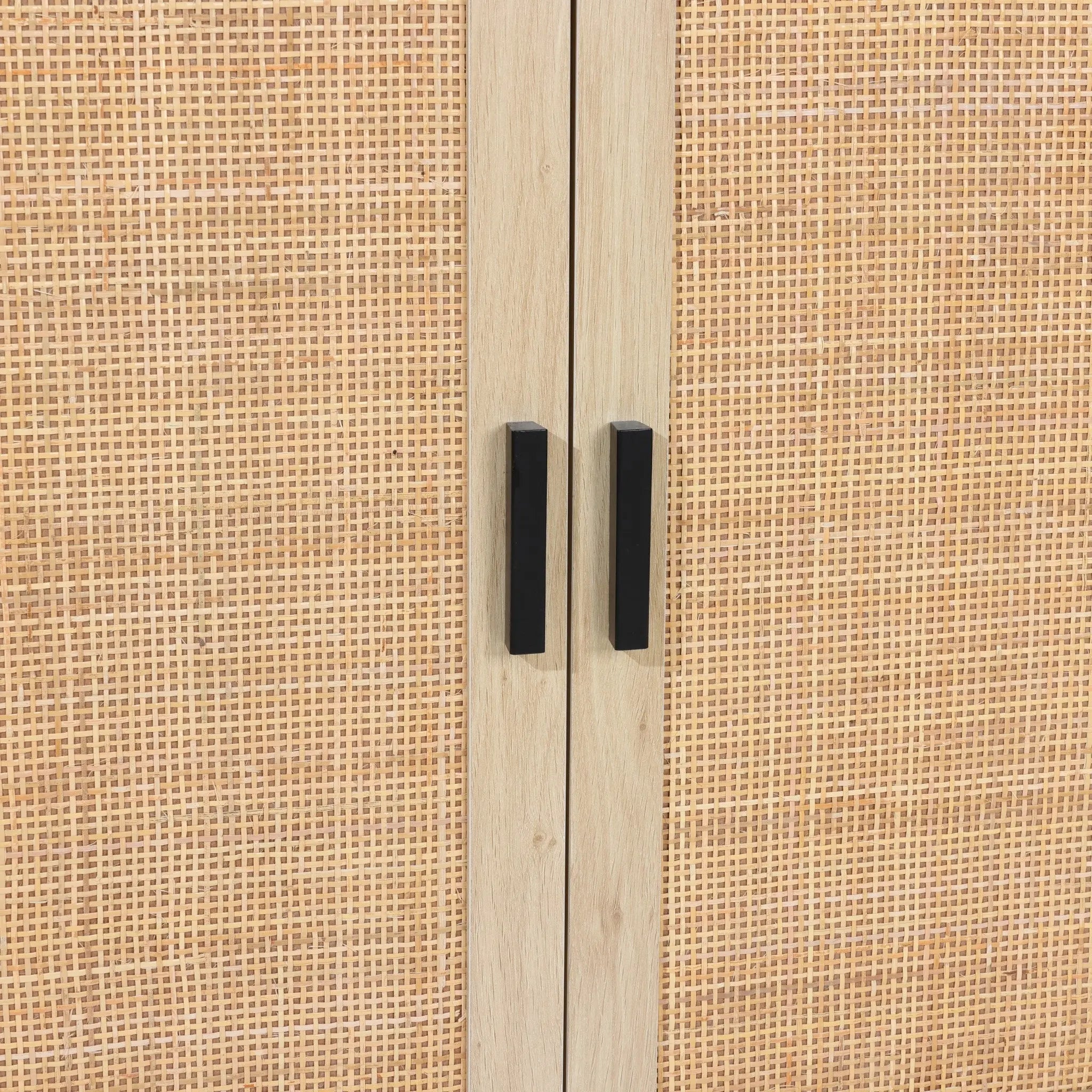 Azhar-Black-finish-handles-created-a-mid-century-modern-vibe