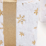 Golden-snowflake-design-for-white-gift-box-set