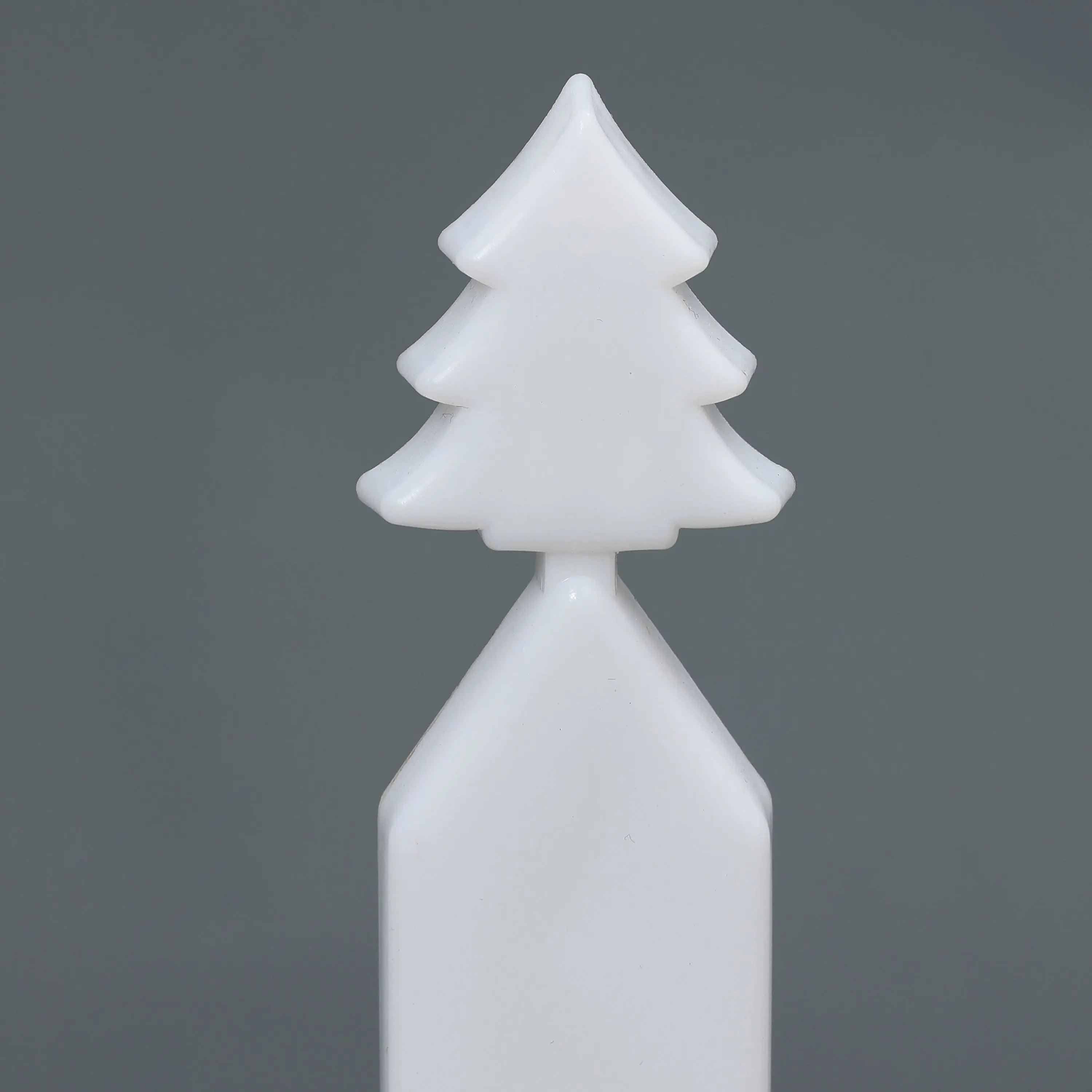 create-a-warm-holiday-ambiance-with-lighted-fence-decorations