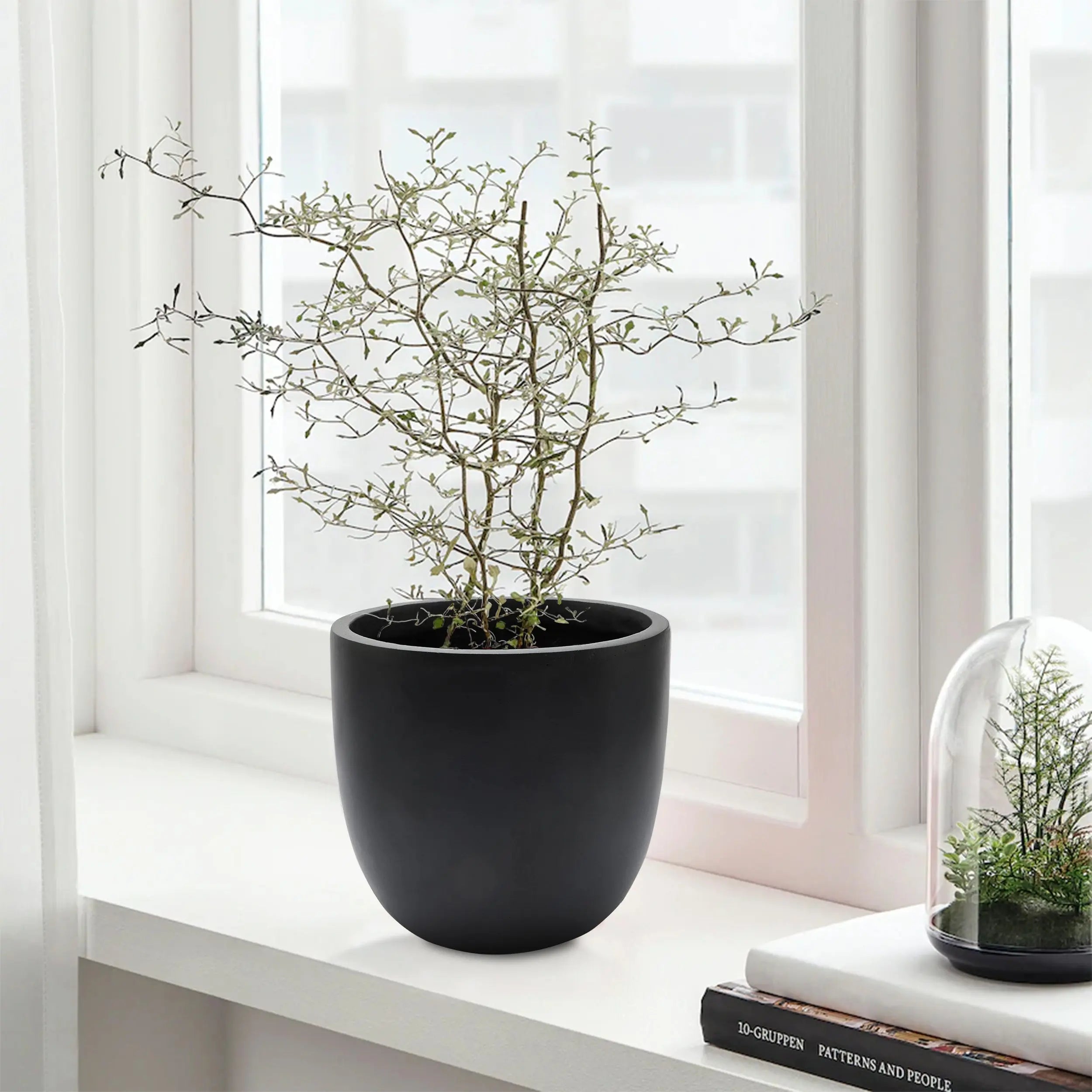 Essentia indoor/outdoor planter, round, small - LuxenHome