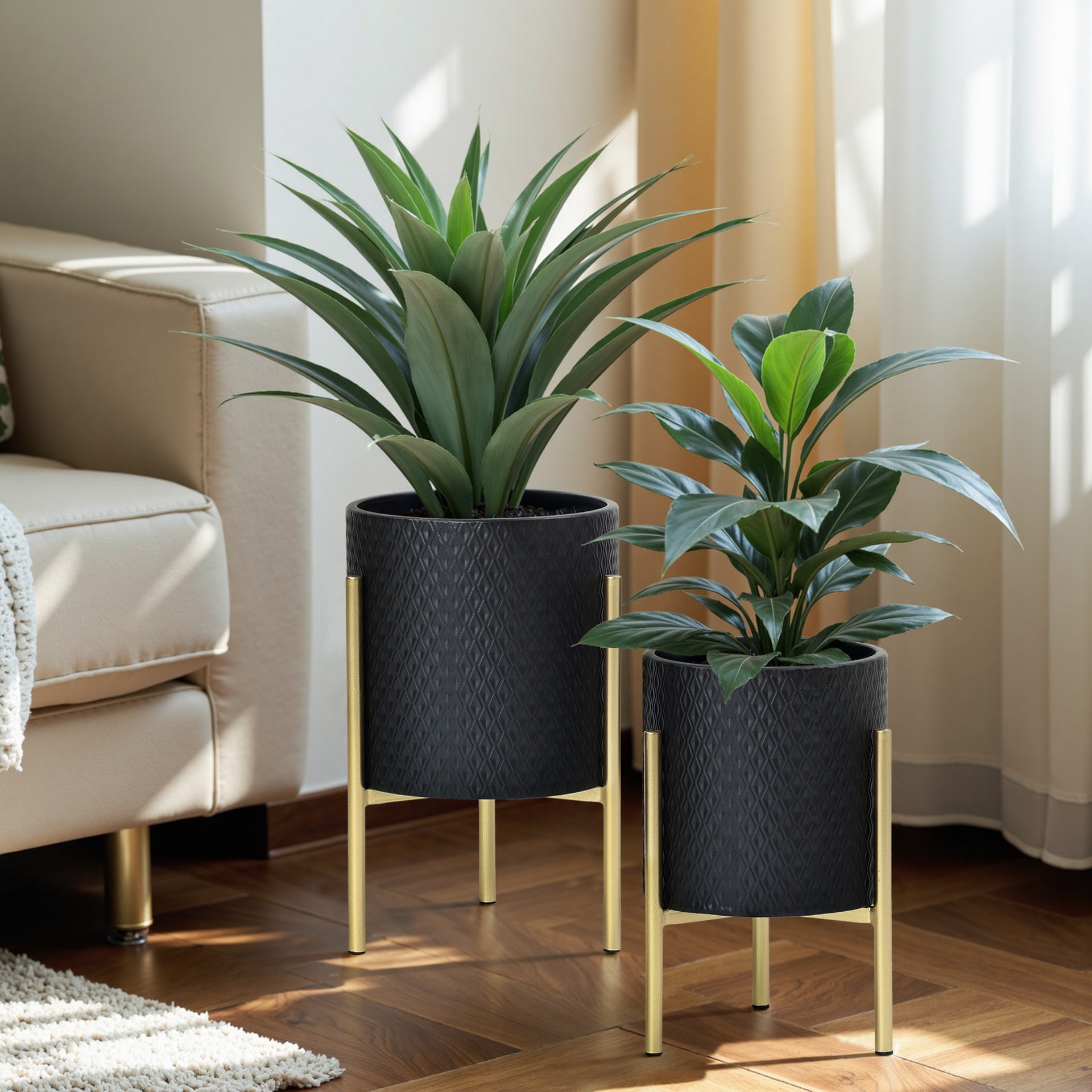 LuxenHome 2-Piece Diamond Pattern Round Metal Cachepot Planter Set, Black with Gold Stands
