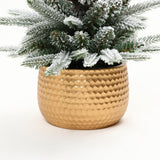 mini-christmas-tree-is-easy-to-put-on-the-console-tables