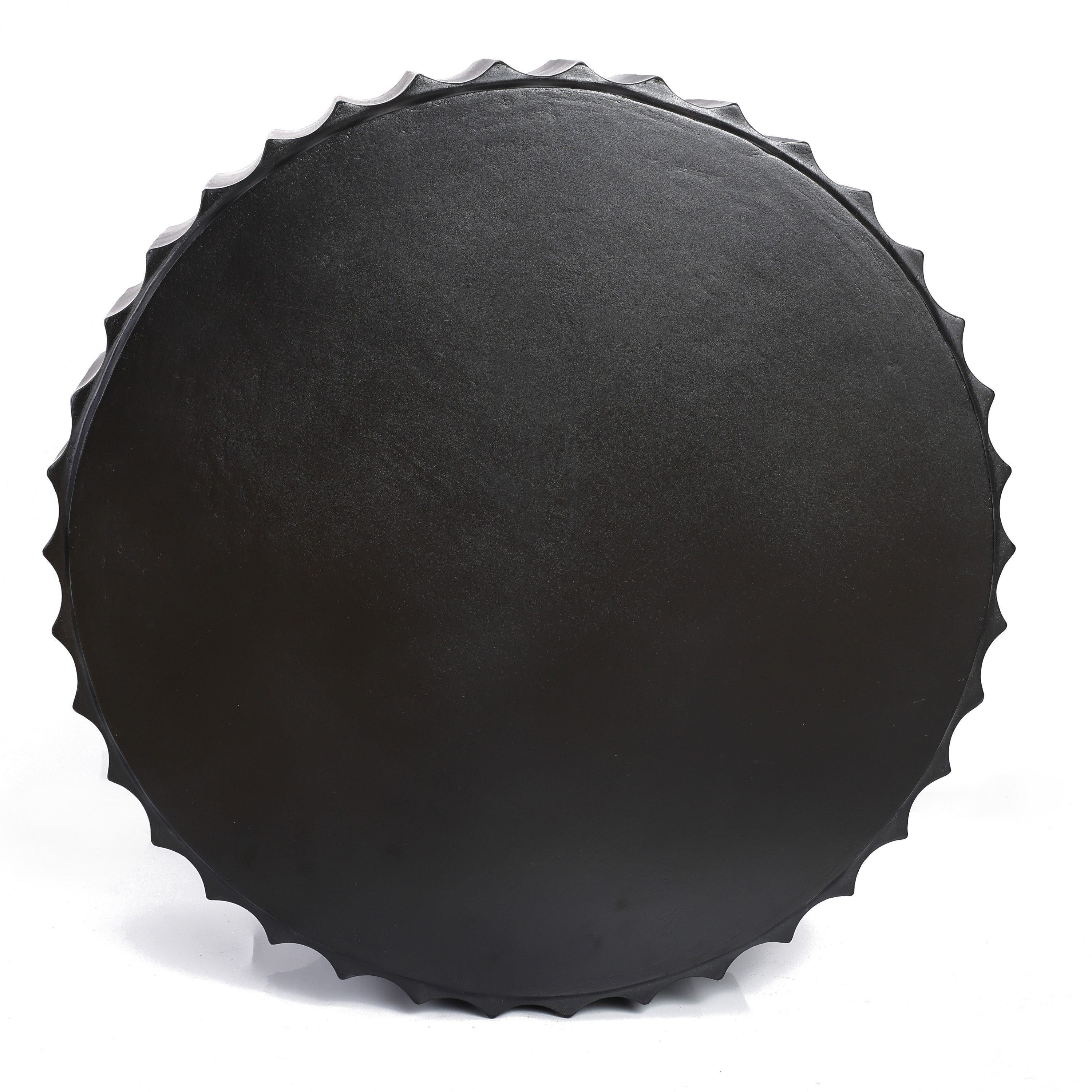 black-bottle-cap-isolated-on-a-white-background