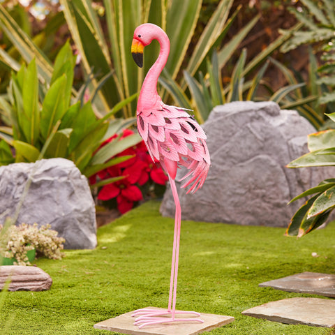 Flamingo garden statue