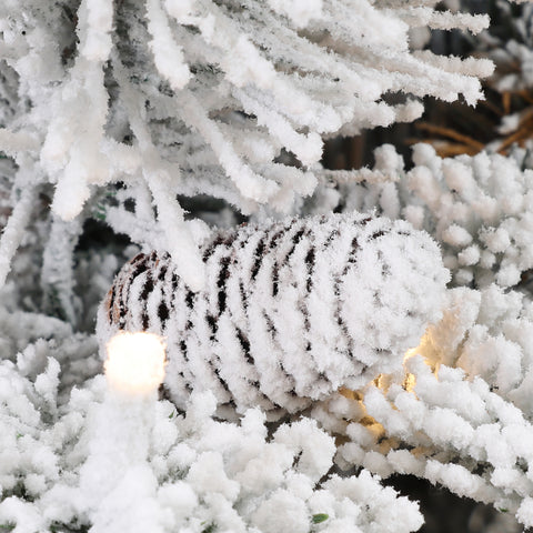 7.led-christmas-tree-with-natural-looking-pinecones