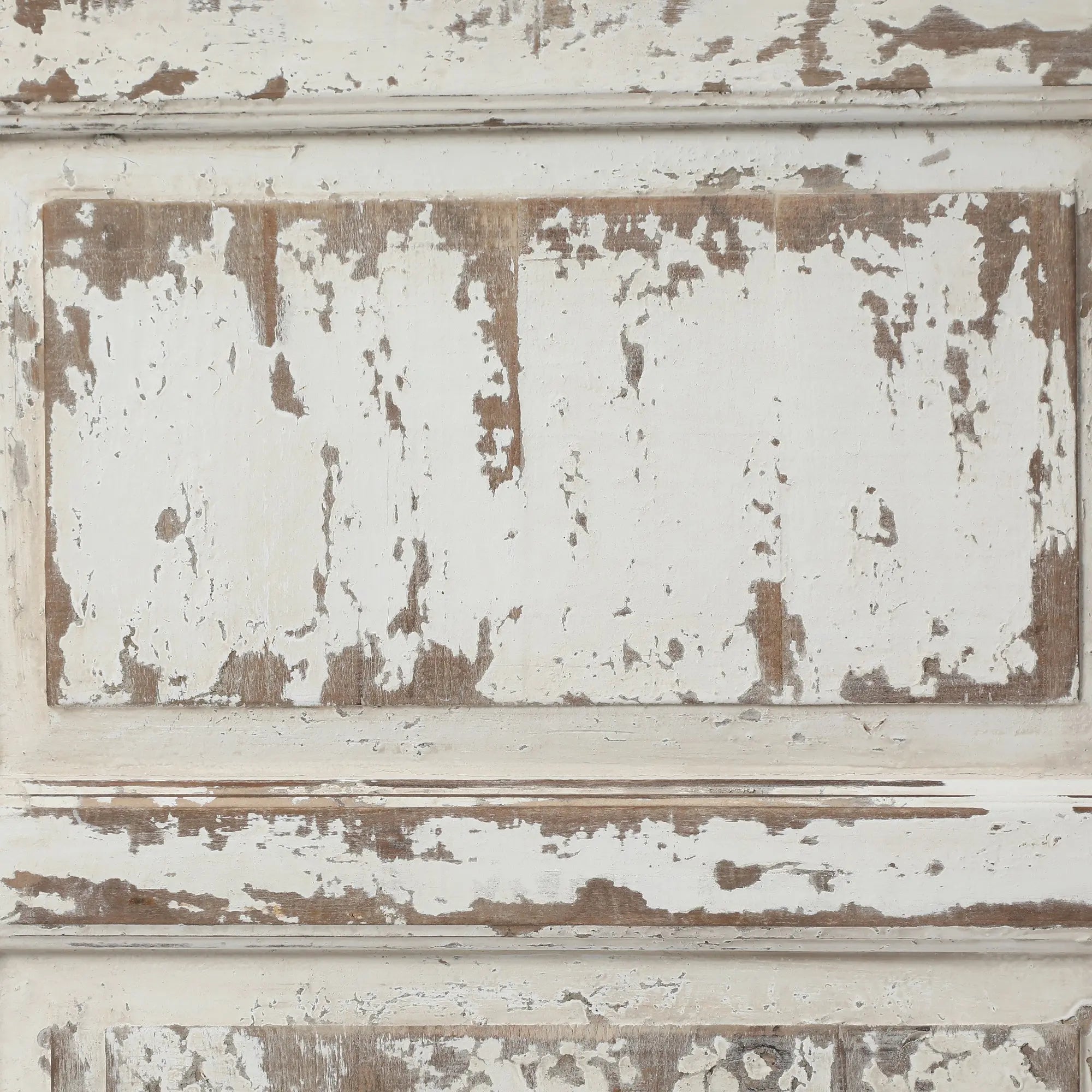 distressed-white-wood-farmhouse-style 