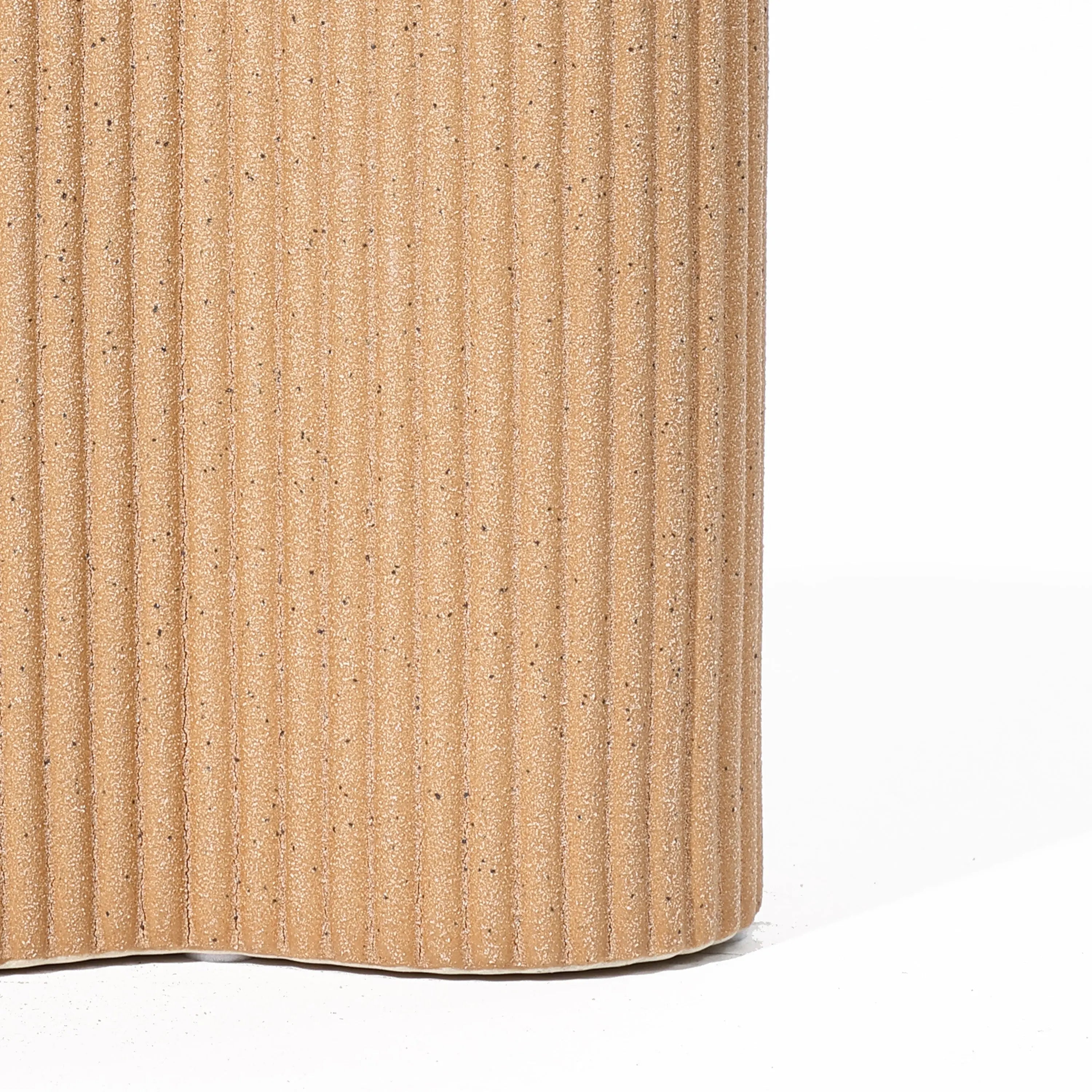 cylindrical-cork-vase-with-a-ribbed-texture